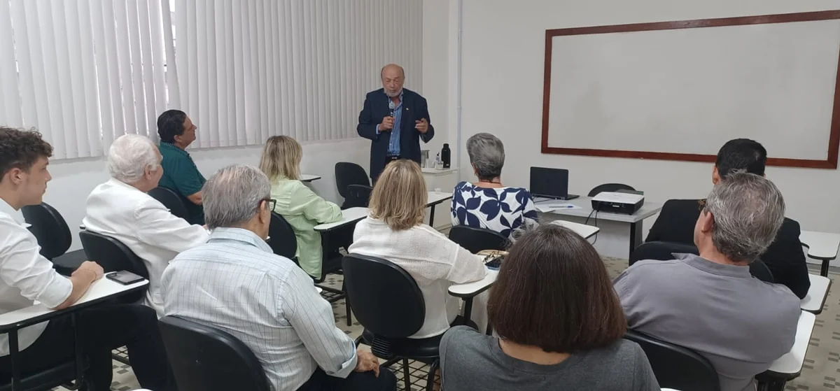 Joaci Góes abre Ciclo de Palestras Cultura e Prosa na Faculdade Santa Casa 