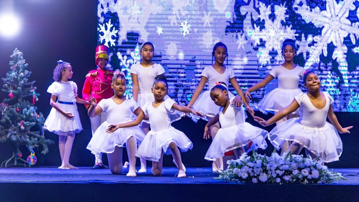 Alunos de dança do Avançar apresentam espetáculo de final de ano na Pupileira